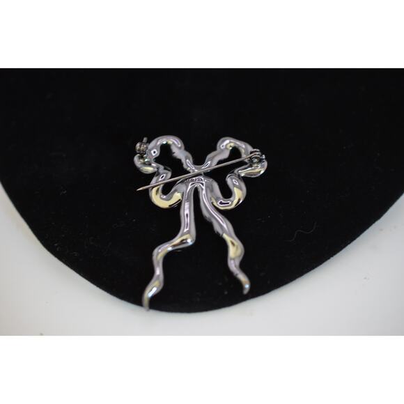 Vintage MMA CN Metropolitan Museum Marcasite Bowtie Brooch - Picture 2 of 2